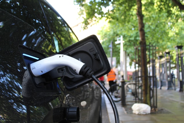 Is the large-scale promotion of electric cars a solution to ease the climate change?