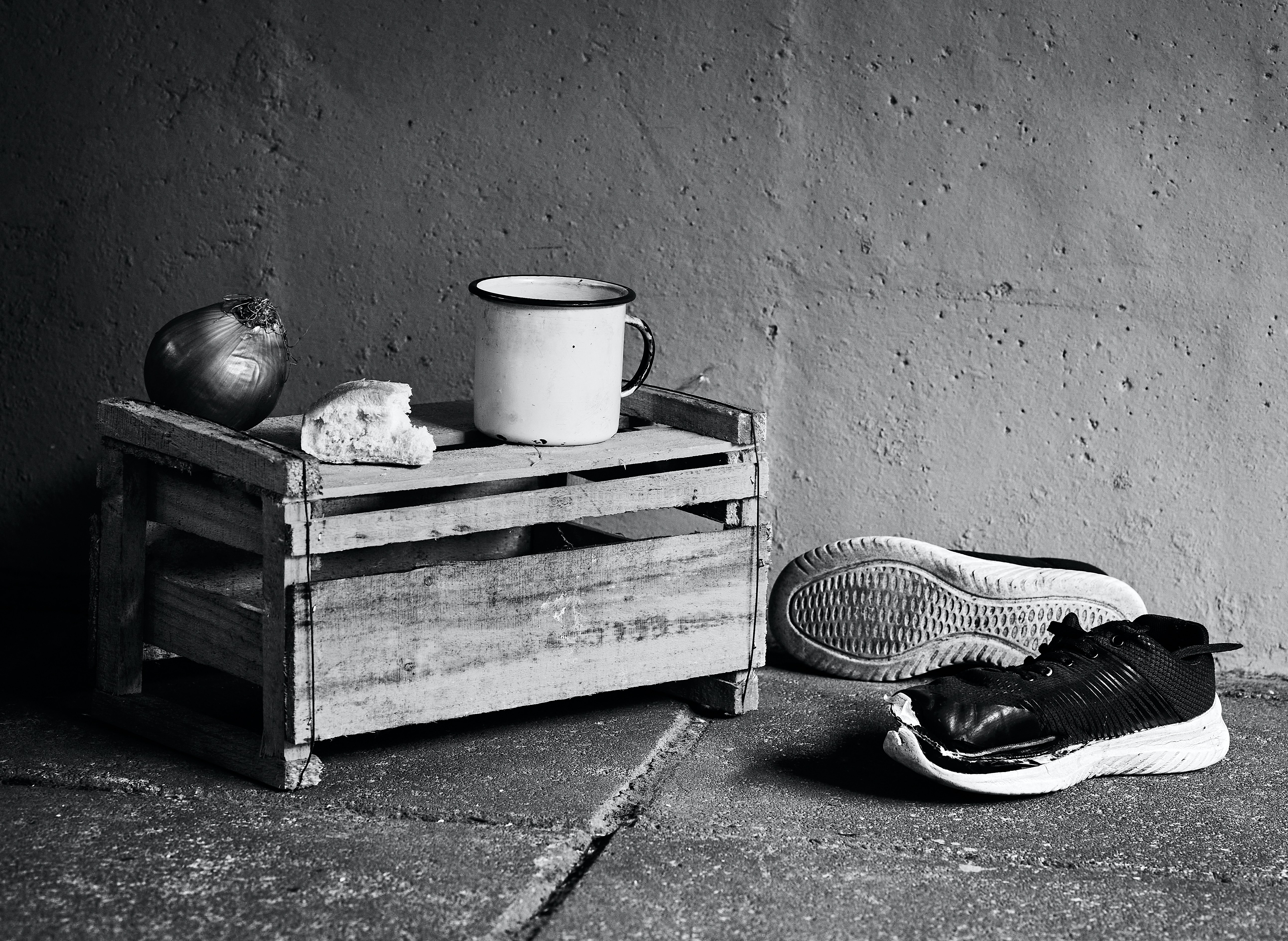 ricardo-diaz-19GHrC3nFSc-unsplash Still life about poverty