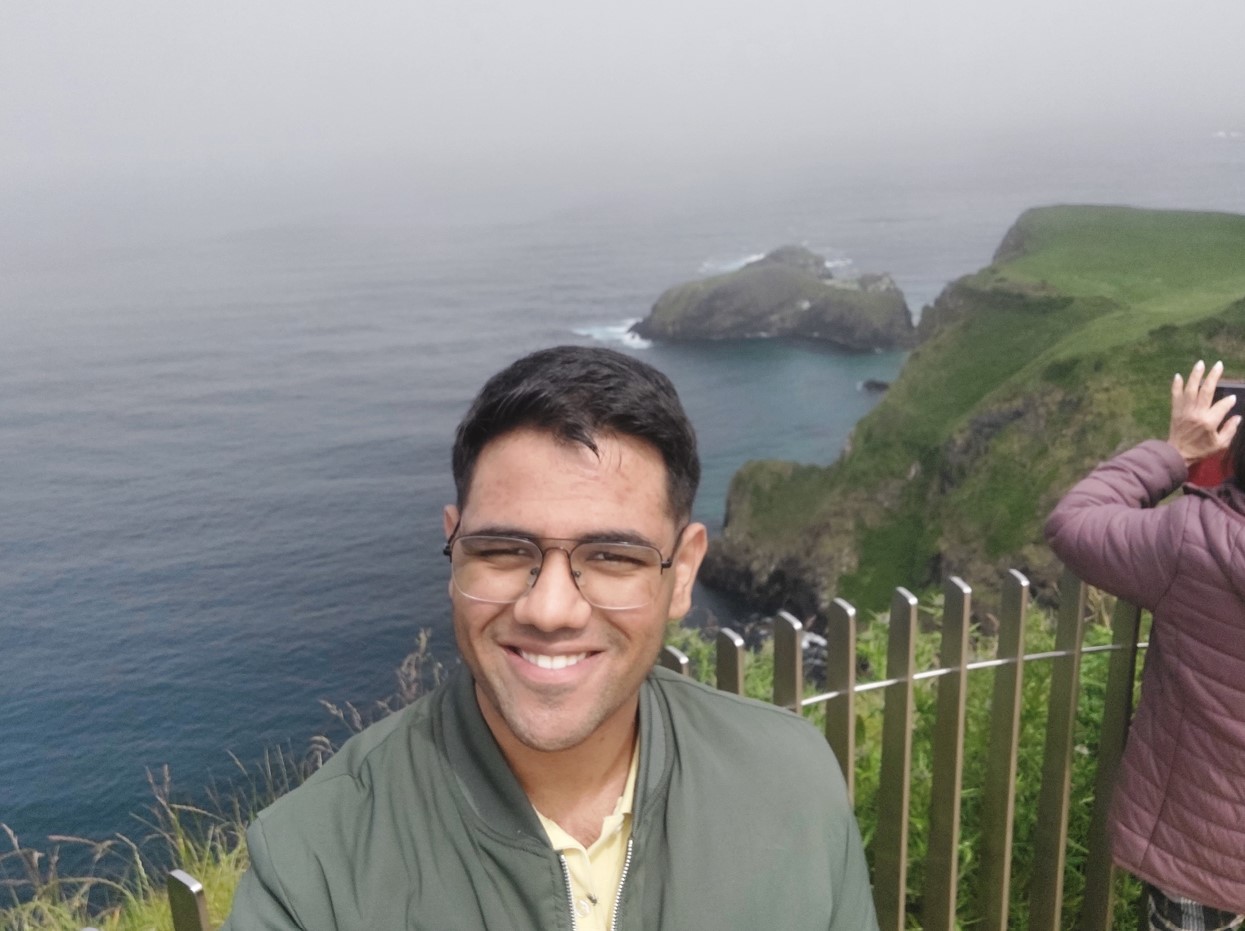Ammar Vora Photo of a student stood by the sea