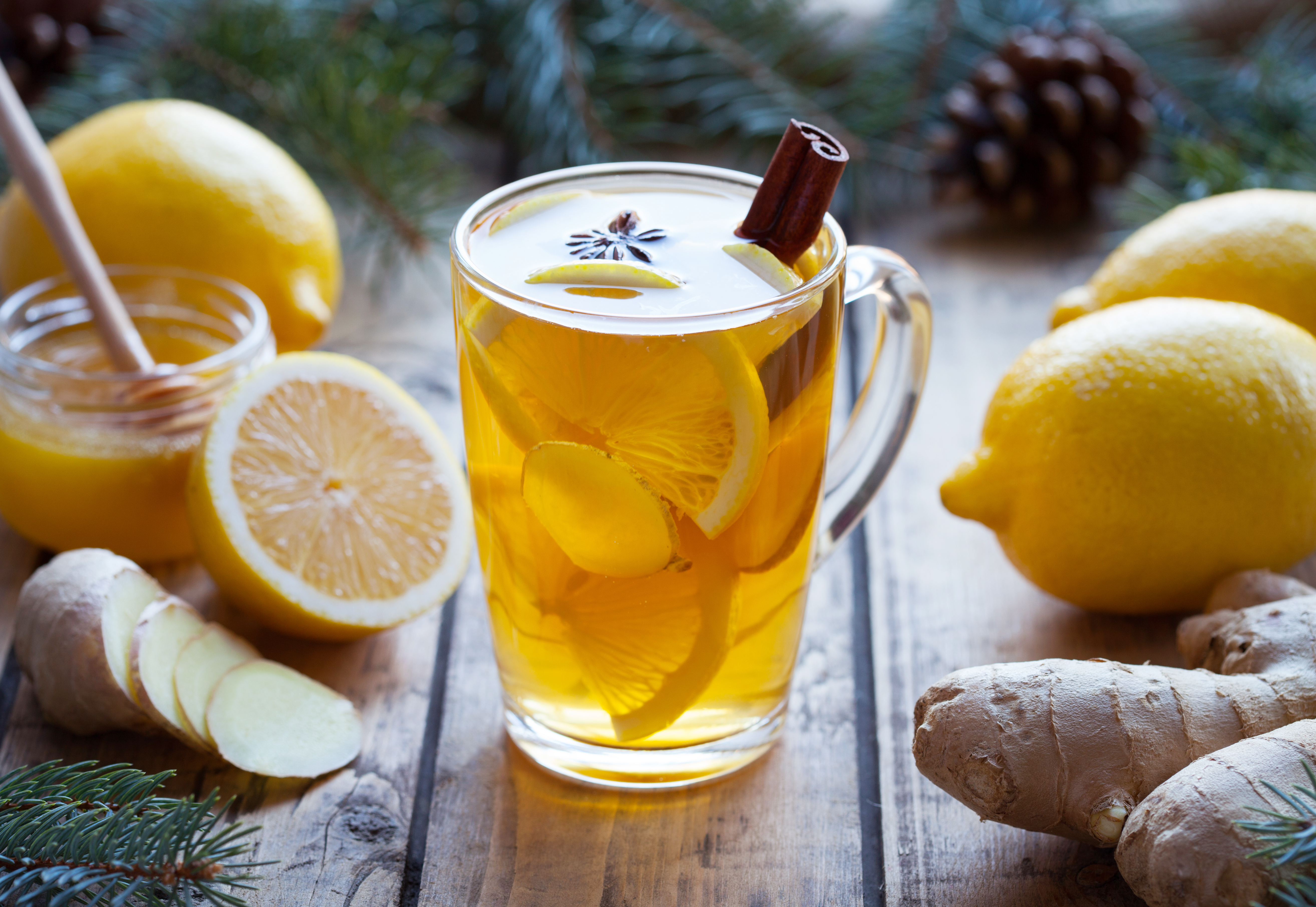 Cup,Of,Green,Natural,Tea,With,Ginger,,Lemon,And,Honey